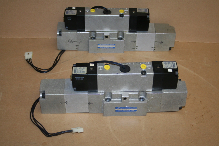 Pneumatic Spool Valve Double Acting, 407C67, 24V, Automatic Valve Corp
