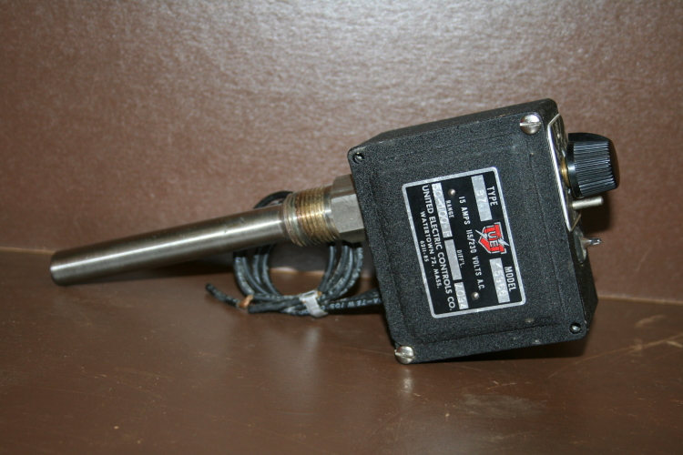 Temperature switch 50-100 deg F Adjustable B7 5966 United Electric Unused