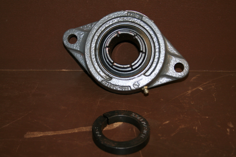 Flange mount bearing 1.5in bore SFT-24T w/collar 2 bolt Sealmaster Unused