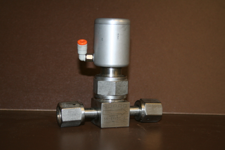 Valve Bellows-sealed 1/4in VCR SS-BNV51-C Pneumatic actuator Nupro