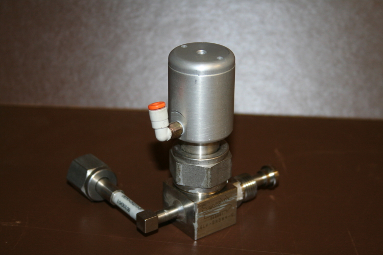 Valve Bellows-sealed 1/4in VCR Right angle 6LV-BNBW4-C Pneumatic actuator Nupro