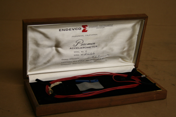 Accelerometer Piezoelectric Endevco Picomin Model 22