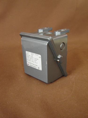 Pressure Switch 0-100 psi 15A 277V J400-555 United Electric Unused