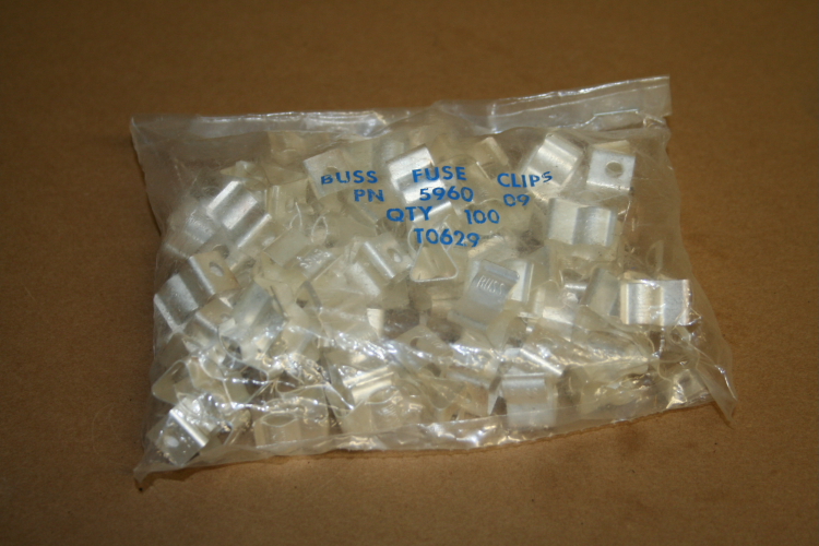 Fuse clips for 13/32