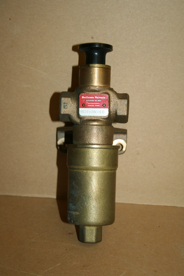 Air valve 3/8 inch M116 301 50 2W2P Parker Bellows Unused