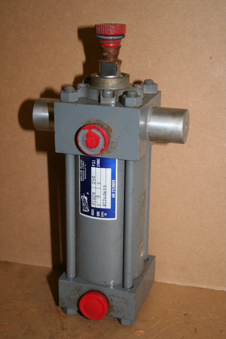 Pneumatic cylinder trunnion mount AV 81B2N 3 in stroke Miller Fluid Unused