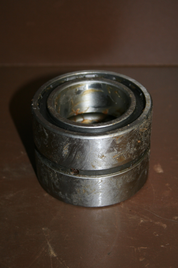 Needle roller bearing 2 in bore 3 1/4in OD RD16 FRD2 McGill Unused