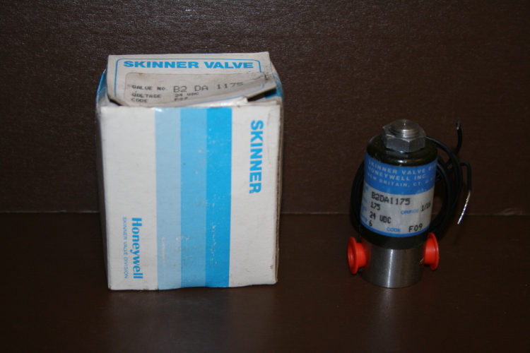 Solenoid valve 175psi 24vdc NC 1/8in ports BADA1175 Skinner Unused