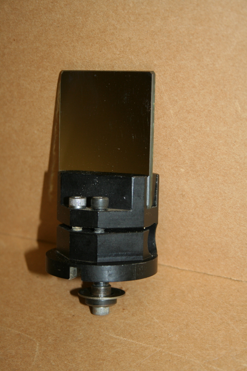 Mirror mount for Optical post or surface w/1.6x2.5 mirror Side mount 1/2in post