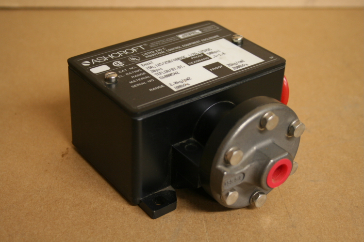 Pressure Control Switch, 30 PSI, 15A, B424T Ashcroft