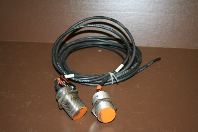 Proximity Sensor Inductive IIB2010-AROG 2 wire, NO, DC Efector Lot of 2
