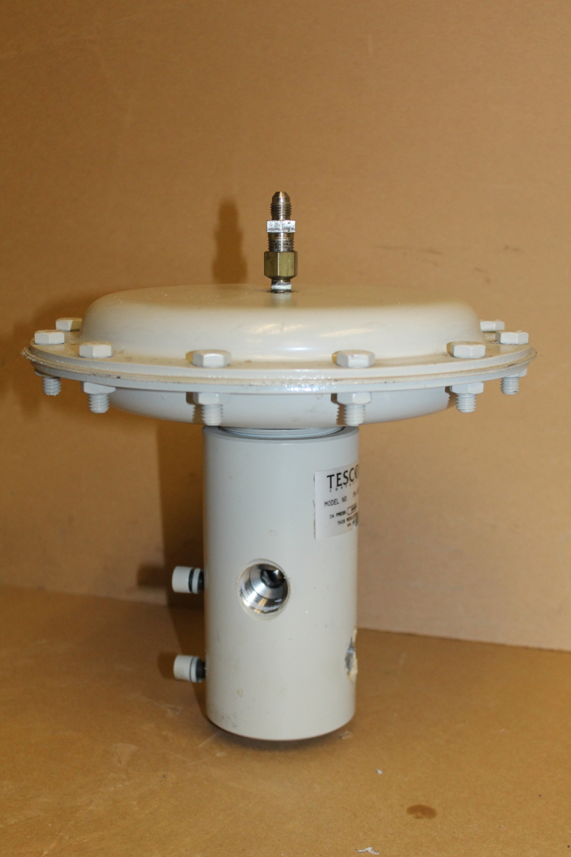 542225T212A Hydraulic Pressure Regulator, Air Loaded, 8000 In 5000 Out