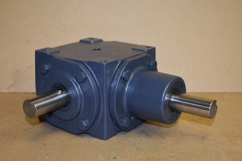 Bevel gear drive, Right angle, Metric, 1:1, Up to 28hp, 165M, Hub City