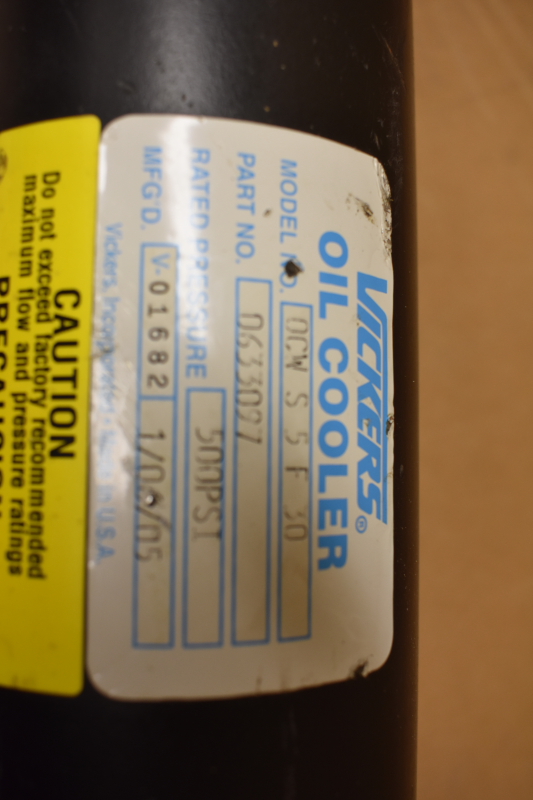 Vickers oil cooler OCW-S-5-F-30 heat exchanger 1.25 NPT