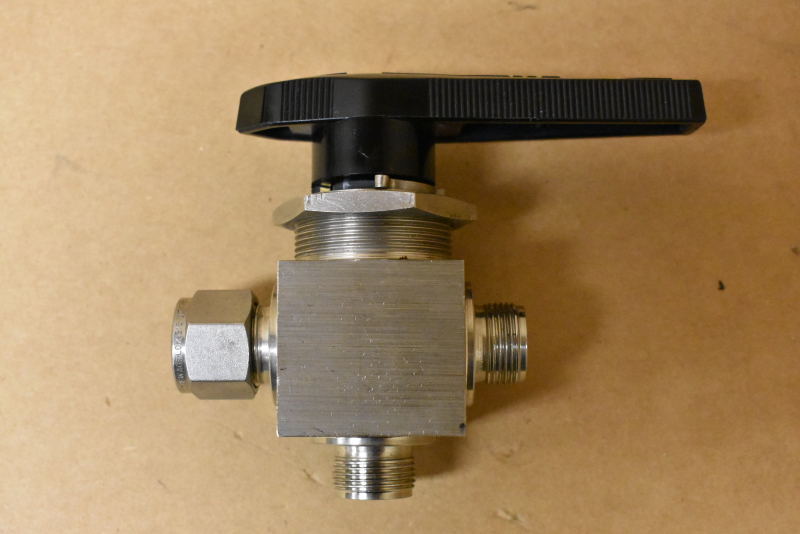 Whitey / Swagelok  SS-45XS8, 1 Piece, 3-way, ball valve, 1/2
