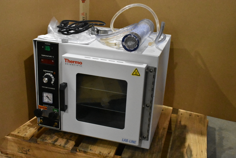 Thermo Sceintific Vacuum oven 3608-5  120V 0.7 cu ft (19.8L)