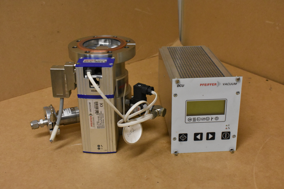 Pfeiffer vacuum turbo pump TMU 071 P with TC 100 controller TESTED